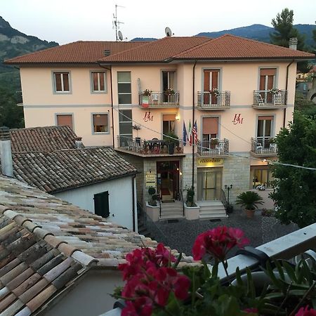 Hotel Magda Novafeltria ภายนอก รูปภาพ