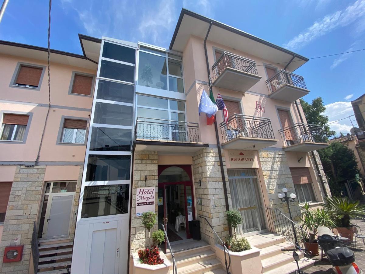 Hotel Magda Novafeltria ภายนอก รูปภาพ