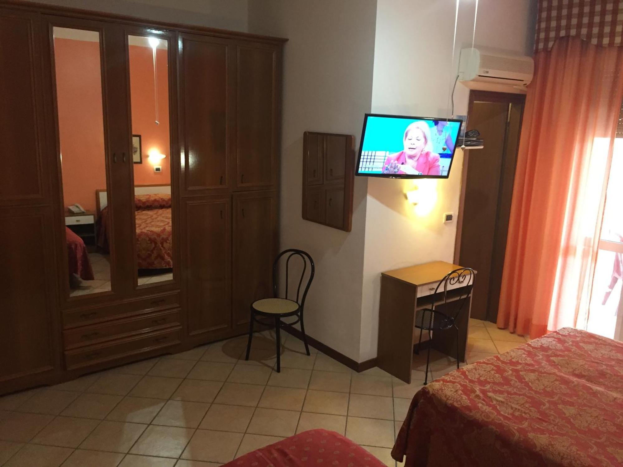 Hotel Magda Novafeltria ห้อง รูปภาพ
